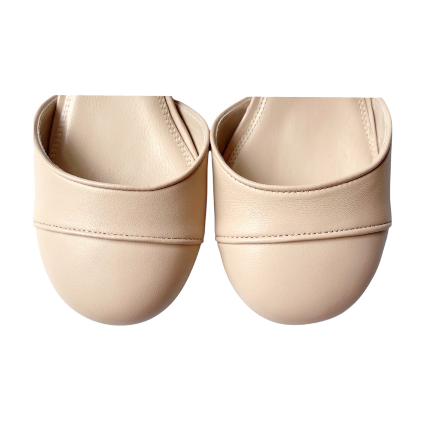 Beige shoes with pipped edging